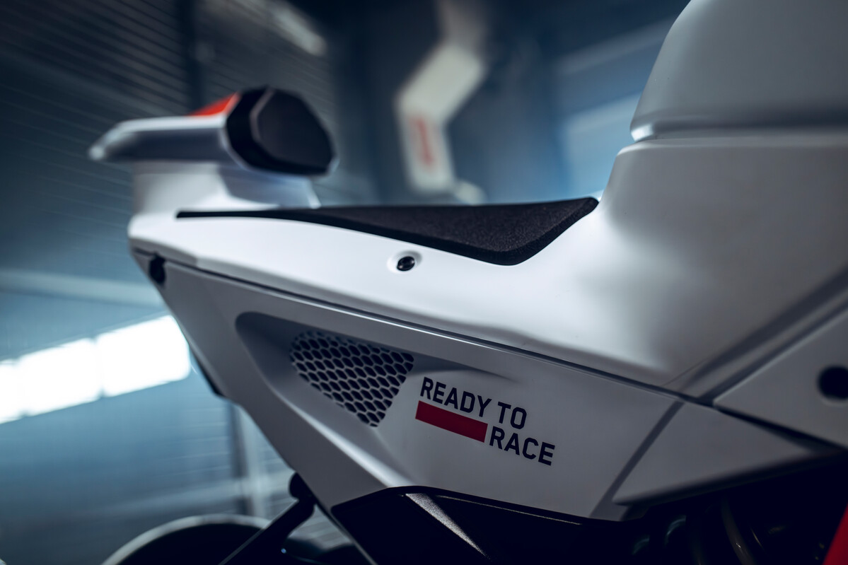 2026 KTM 990 RC R TRACK