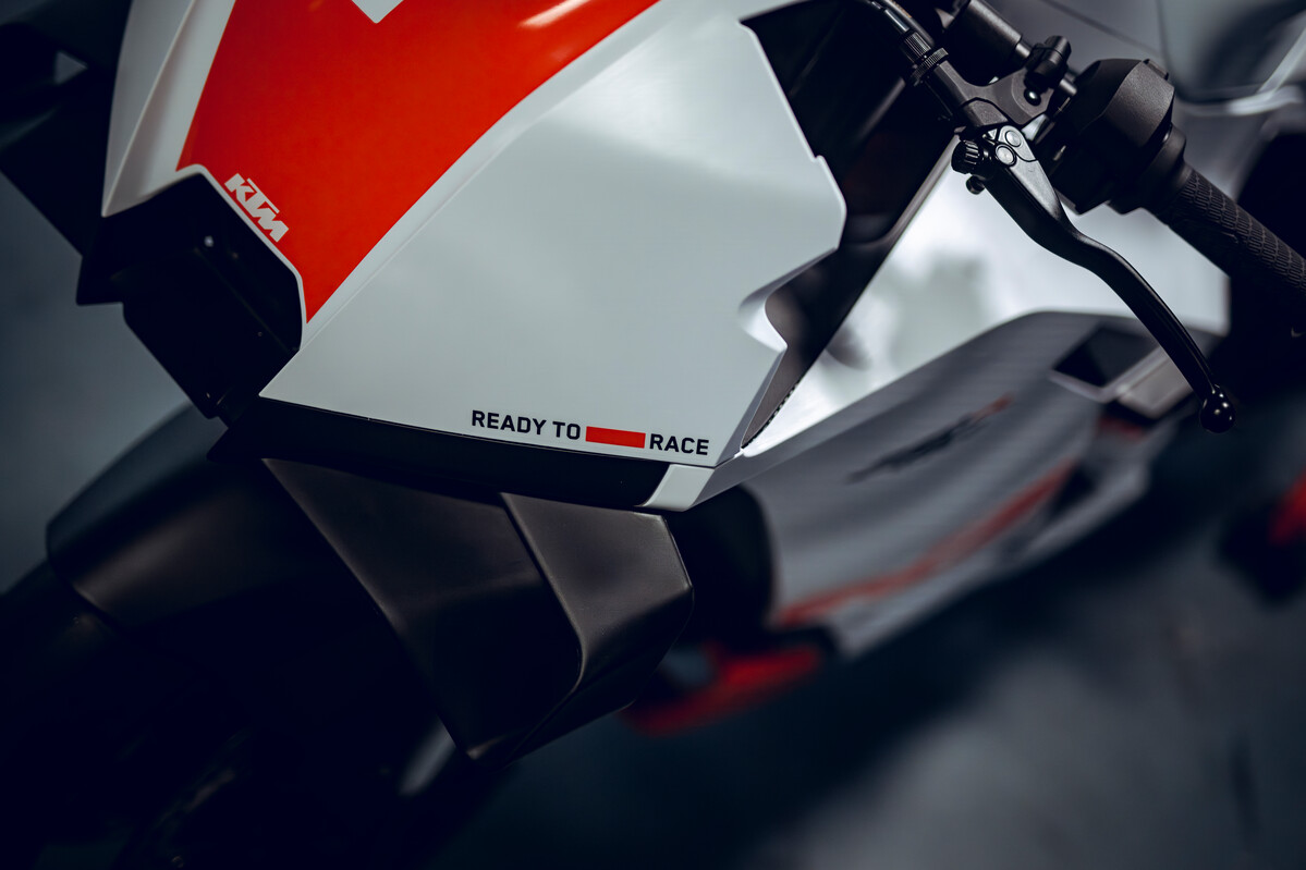 2026 KTM 990 RC R TRACK