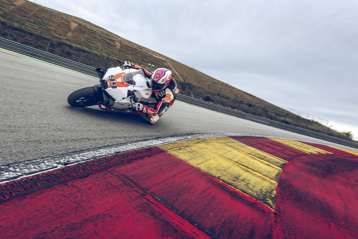 2026 KTM 990 RC R TRACK