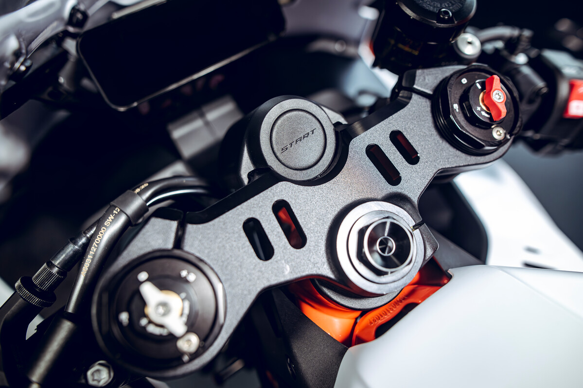 735497_MY26_KTM 990 RC R TRACK_PARTS_DETAILS _71_PARTS_DETAILS_PARTS_DETAILS