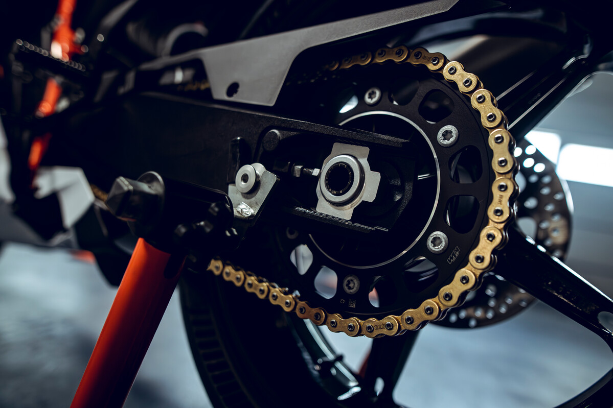 735488_MY26_KTM 990 RC R TRACK_PARTS_DETAILS _62_PARTS_DETAILS_PARTS_DETAILS