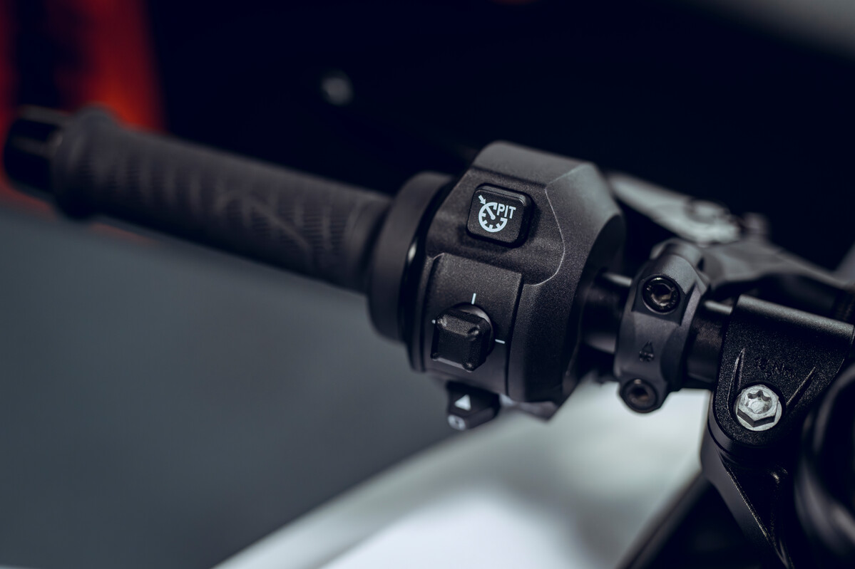 735486_MY26_KTM 990 RC R TRACK_PARTS_DETAILS _60_PARTS_DETAILS_PARTS_DETAILS