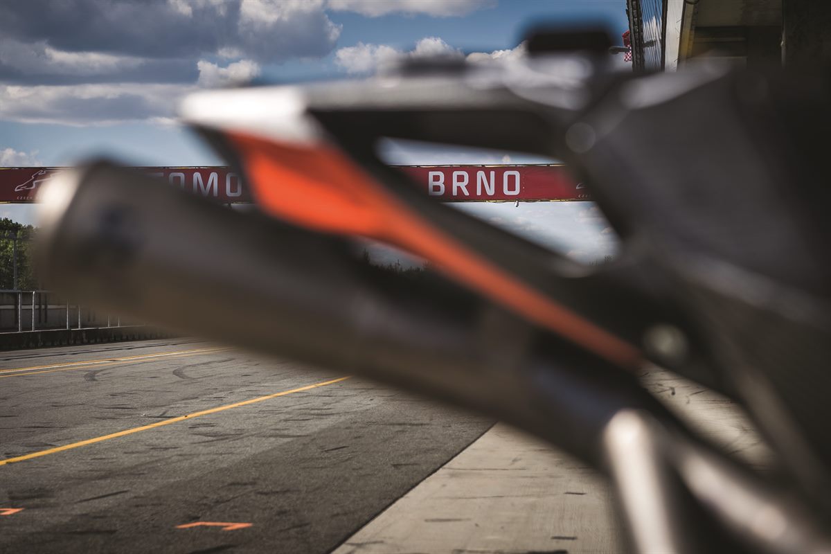 KTM RC16 Pit Lane Brno 2016