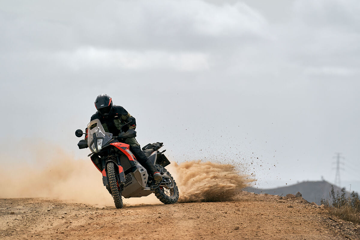 652461_MY25 KTM 790 ADVENTURE - ACTION_KTM 790 ADVENTURE
