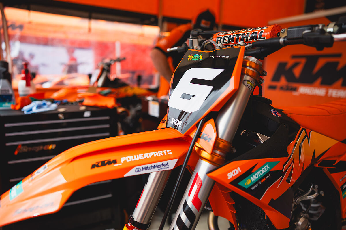 BYRON DENNIS 04 - KTM RACING TEAM - WONTHAGGI