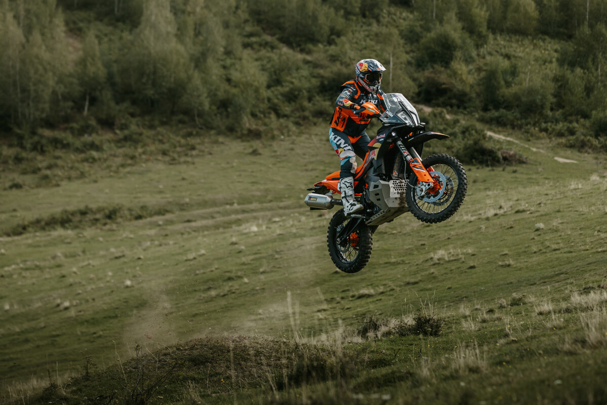 2027 KTM 890 ADVENTURE R RALLY