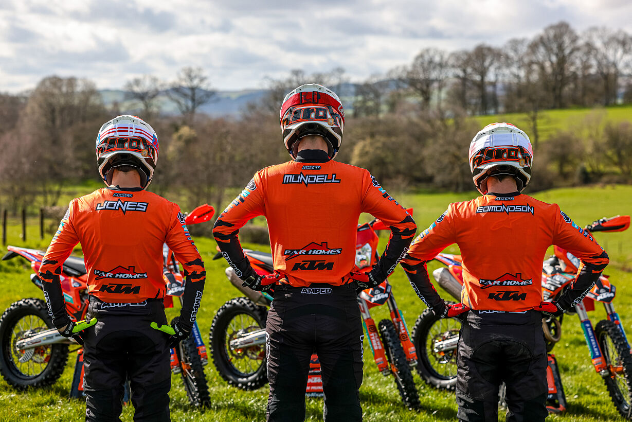 Jones_Mundell_Edmondson_back