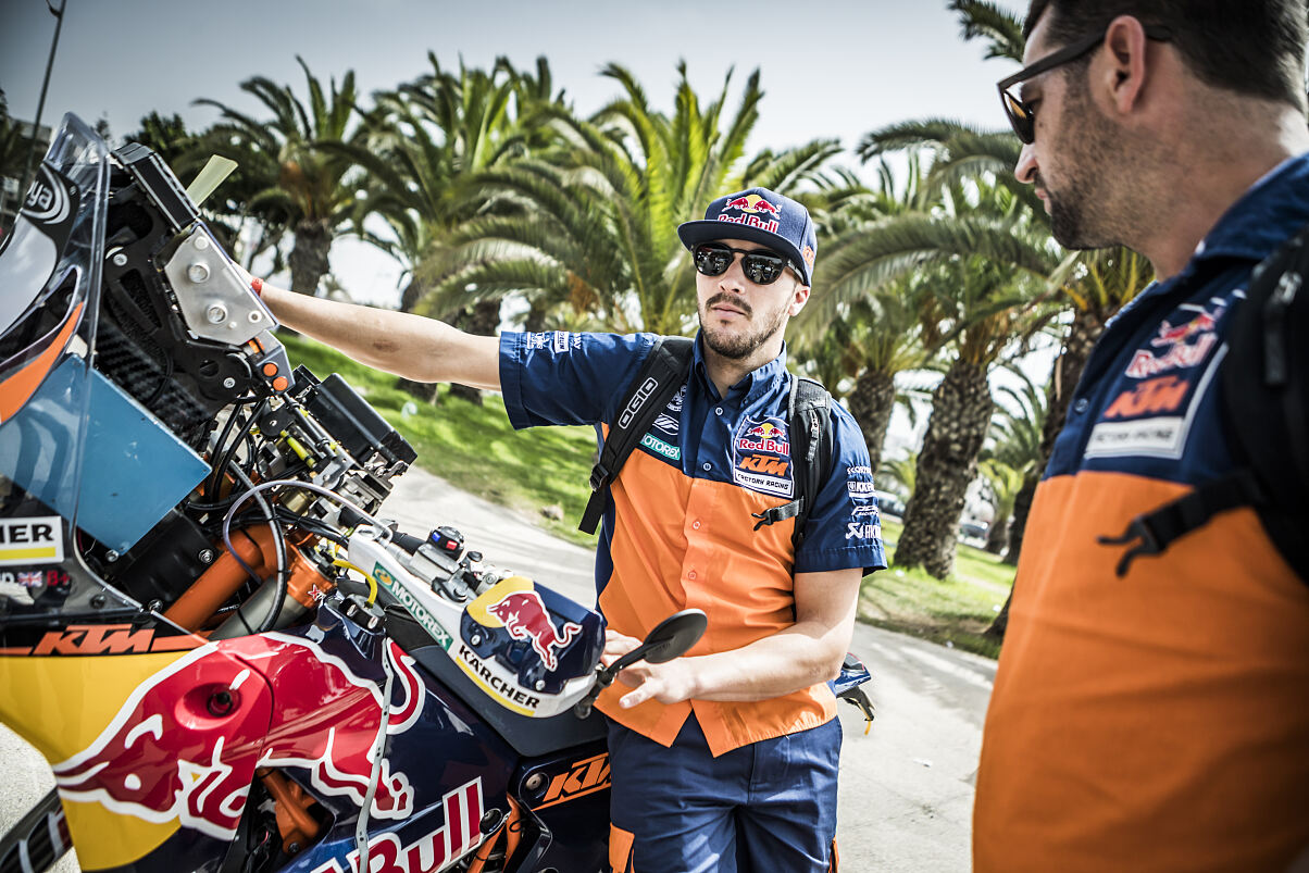 Sam Sunderland & Mechanic KTM 450 RALLY Morocco 2016