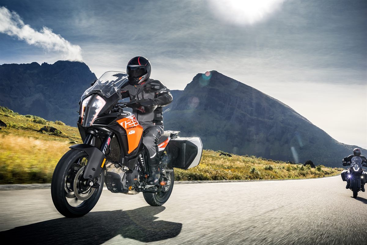 KTM 1290 SUPER ADVENTURE S_Action