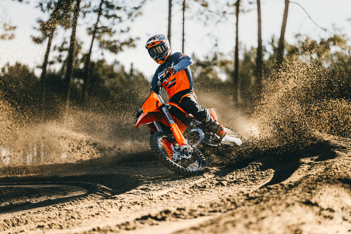 737832_MY27 KTM SX_SX-F Action_Action