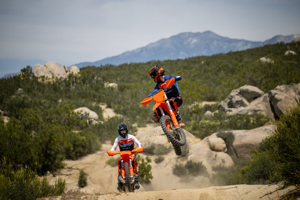 749622_2027 KTM 300 XC _ KTM 350 XC-F - Action_ACTION