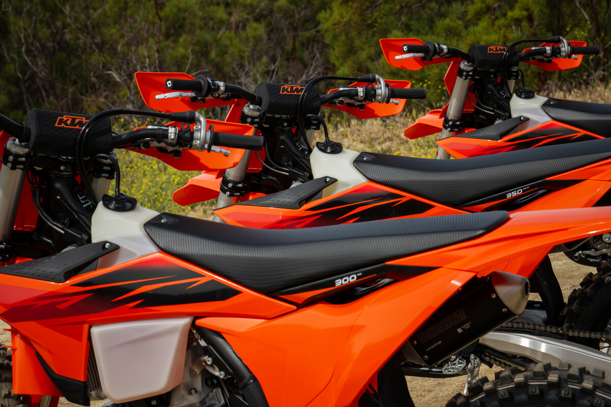 749632_2027 KTM XC Range- Static_STATIC