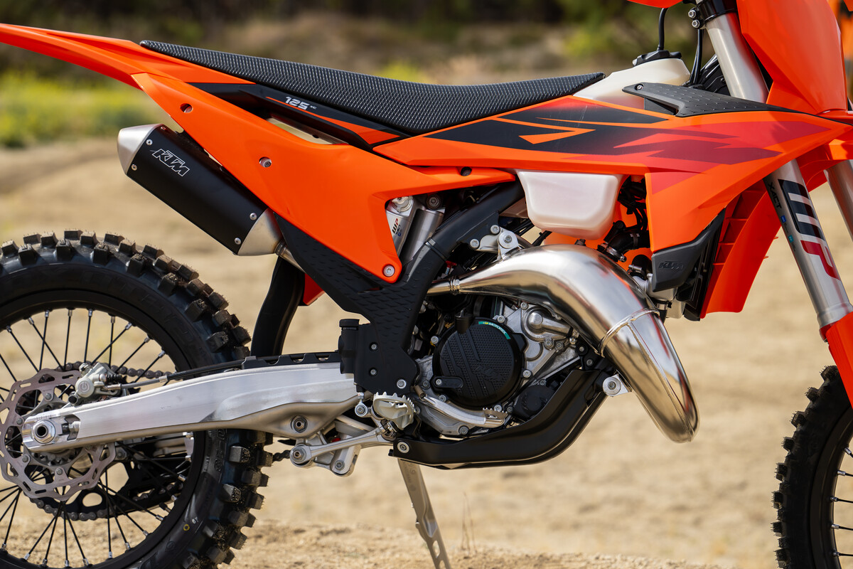 749290_2027 KTM 125 XC - Detail_DETAILS_PARTS