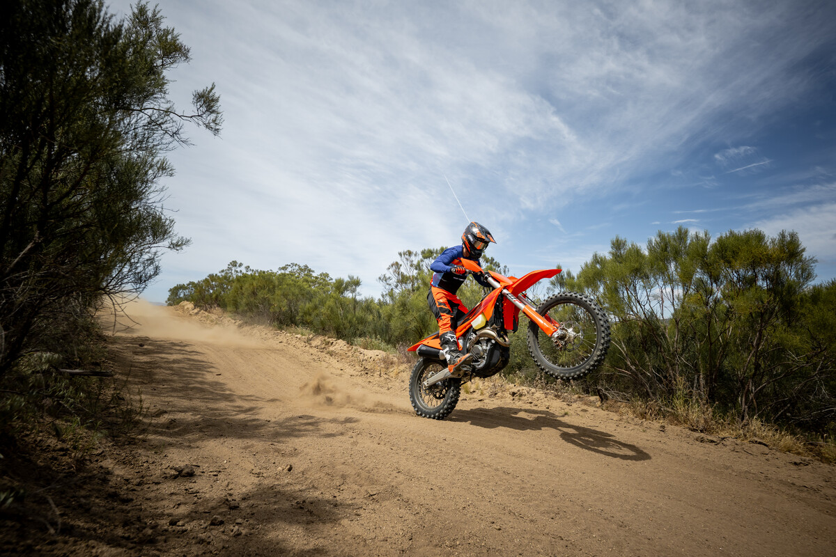 749300_2027 KTM 350 XC-F - Action_ACTION