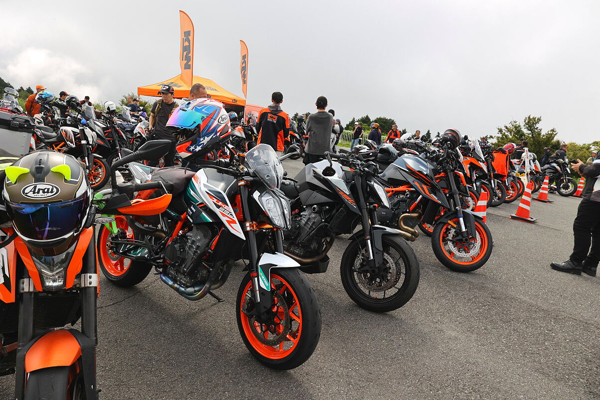 2025 ORANGE BLOODミーティング in 箱根（駐車場）