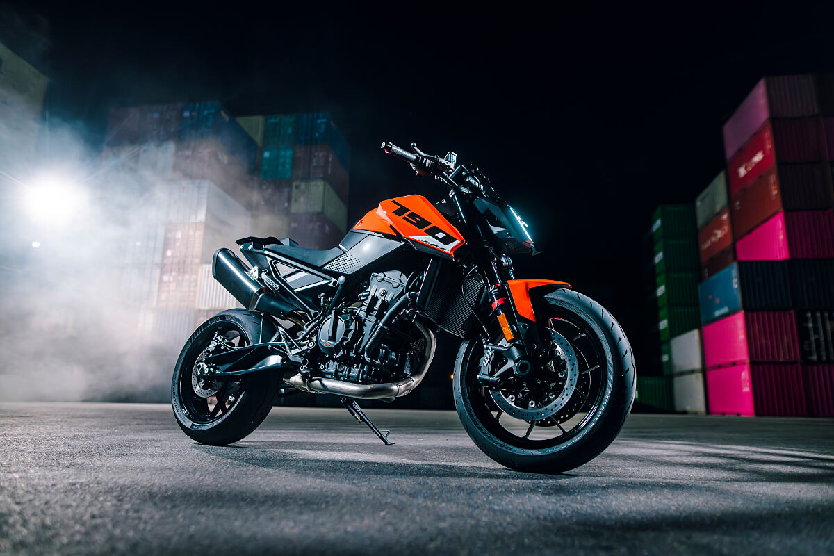 MY27 KTM 790 DUKE_9
