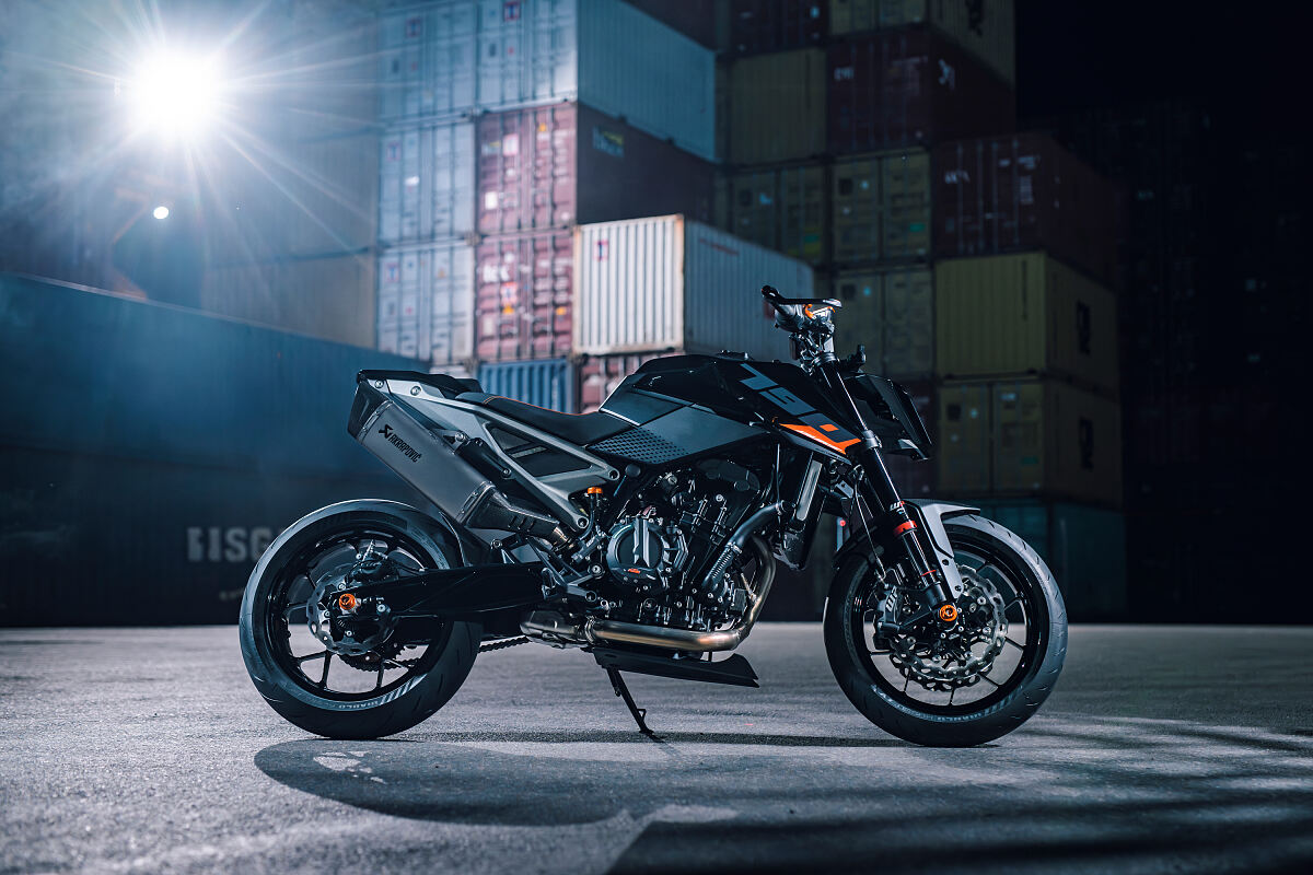 MY27 KTM 790 DUKE_8