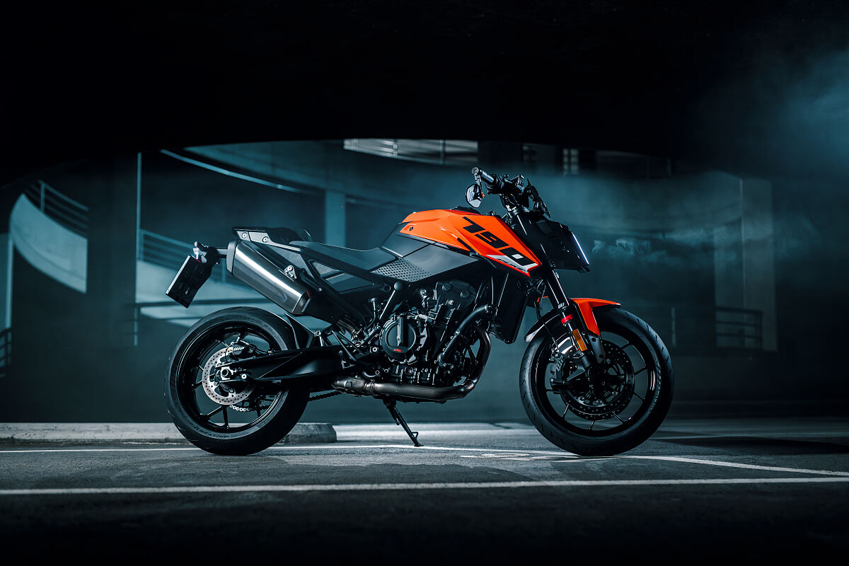 MY27 KTM 790 DUKE_12