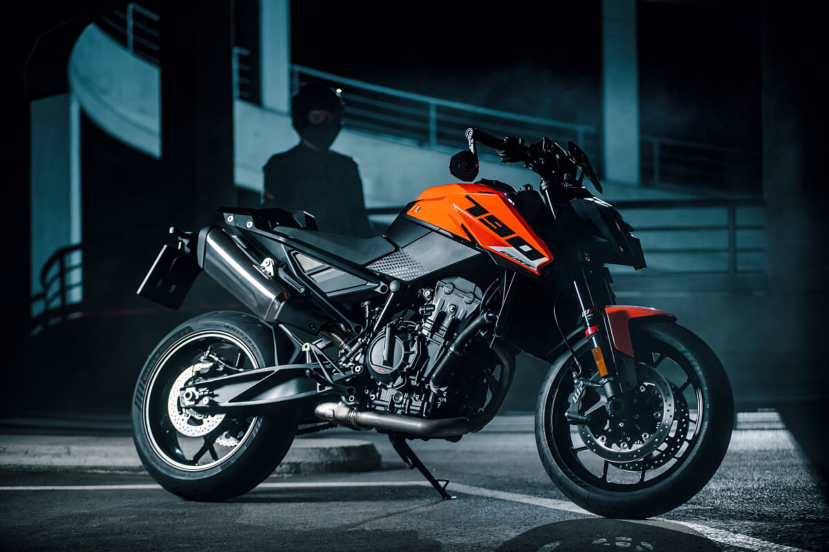 MY27 KTM 790 DUKE_11