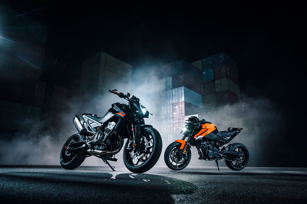 753675_MY27_KTM 790 DUKE FAMILY_EUROPE_ GLOBAL_Static