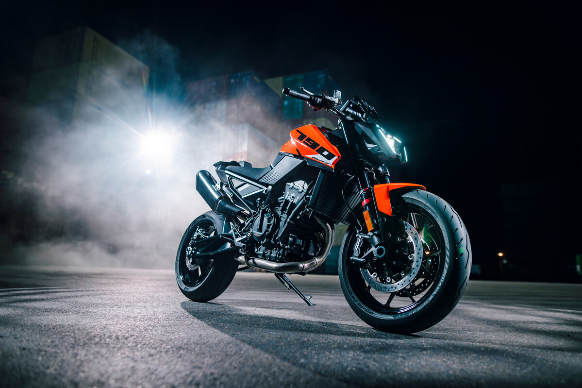 753851_MY27_KTM 790 DUKE STATIC_EUROPE_ GLOBAL