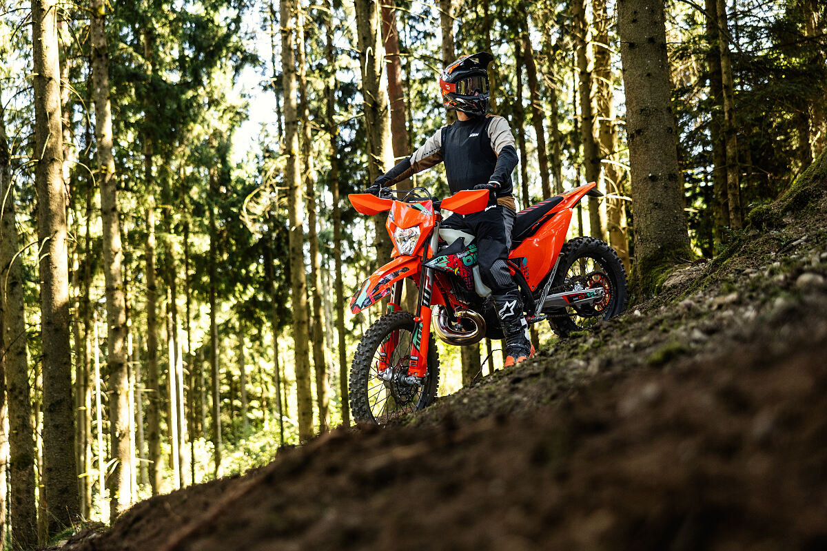 2027 KTM EXC 6DAYS Range_02