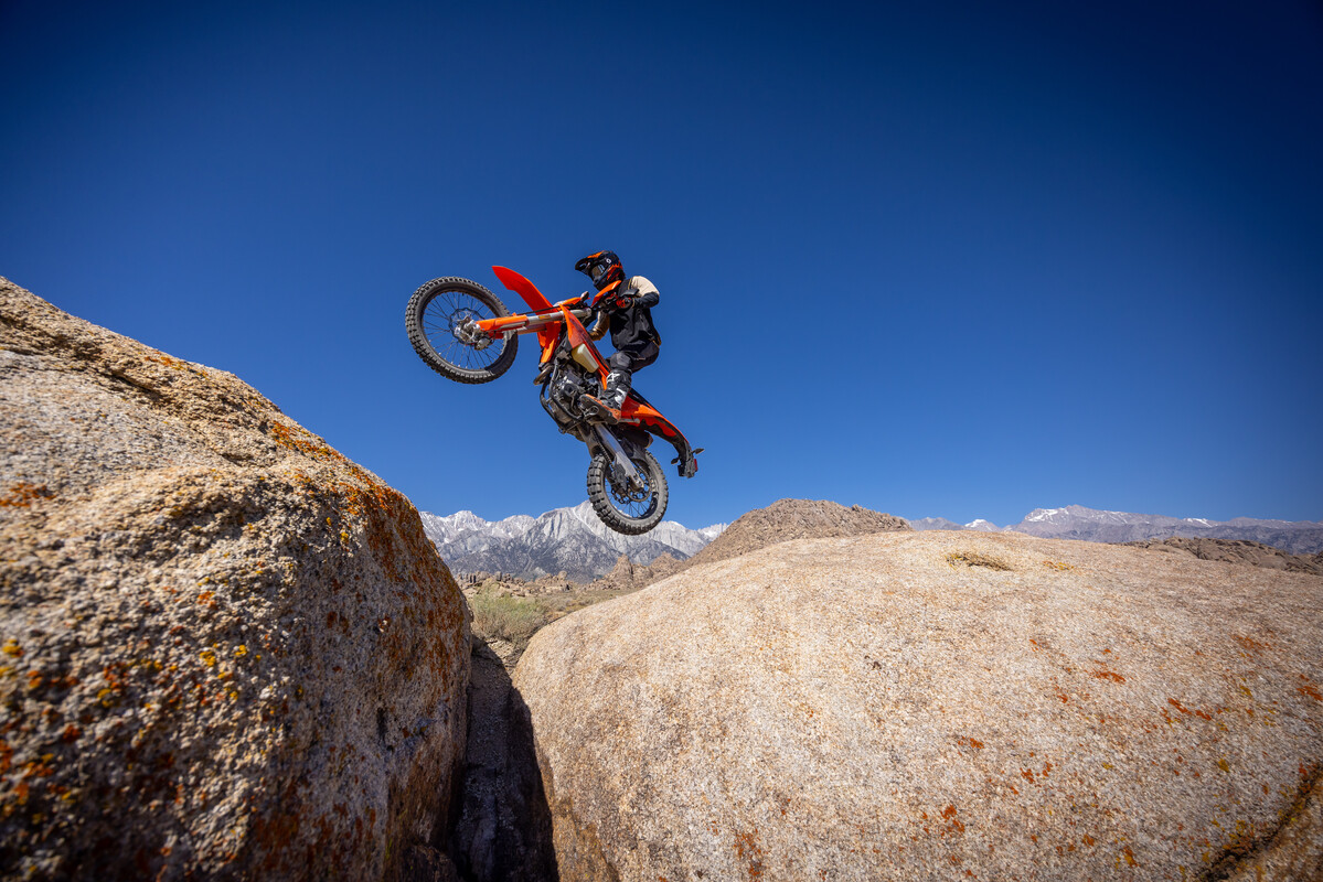 756432_2027 KTM 350 EXC-F_US_Action_USA
