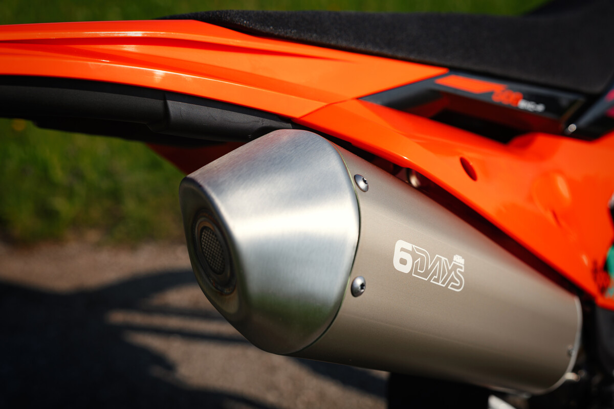 759279_2027 KTM 500 EXC-F 6DAYS_US_Static_EXC 6DAYS Range