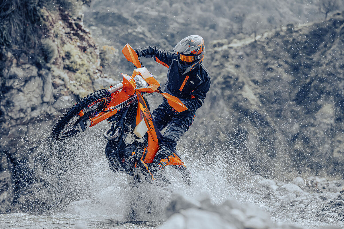704625_MY26 KTM 350 EXC-F- Action3_EUROPE GLOBAL