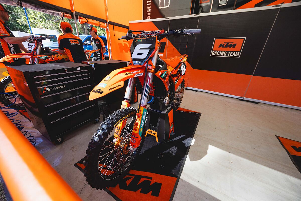 BYRON DENNIS 04 - KTM RACING TEAM - CONONDALE