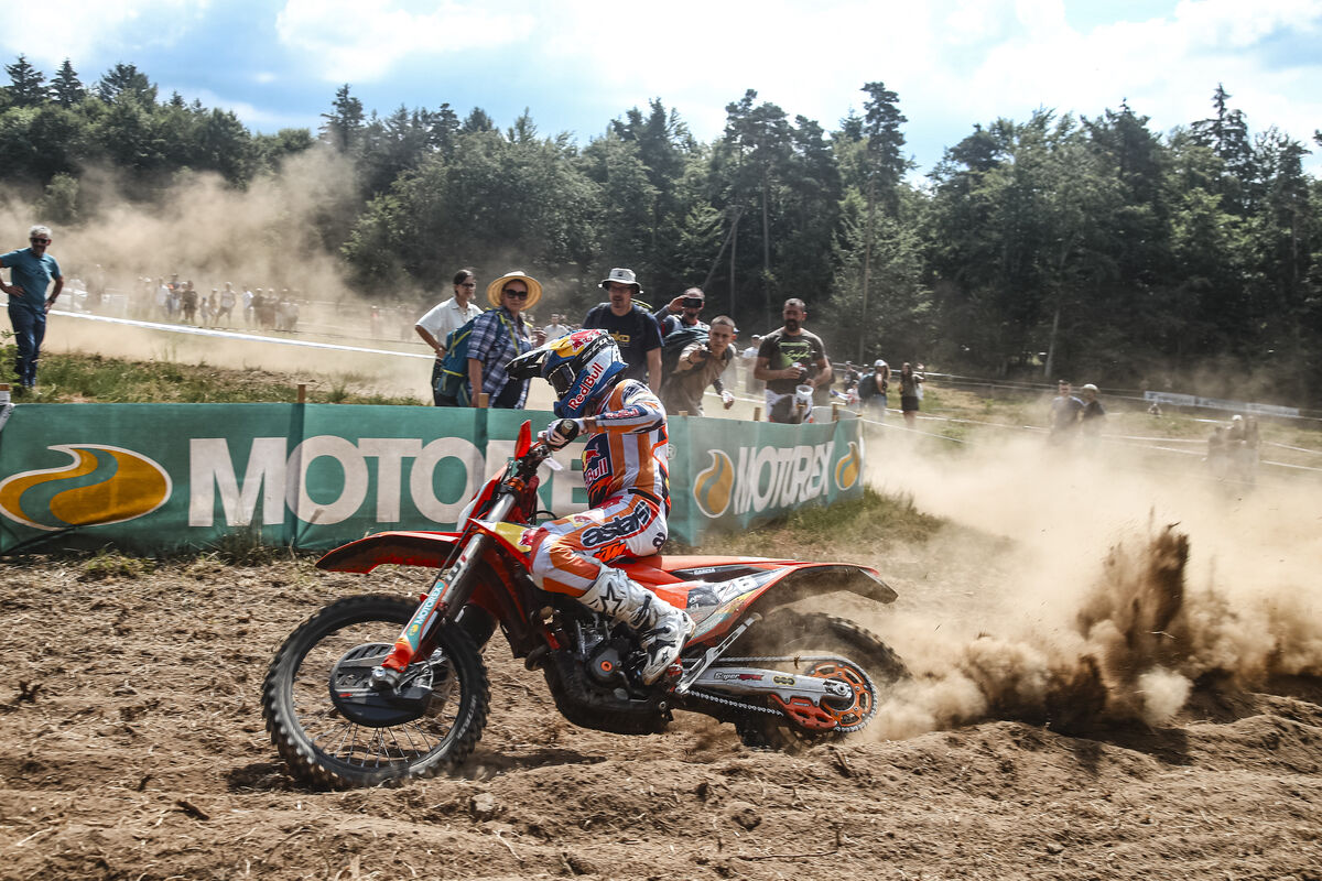 Red Bull KTM Factory Racing Team仕様の KTM 250 EXC-F