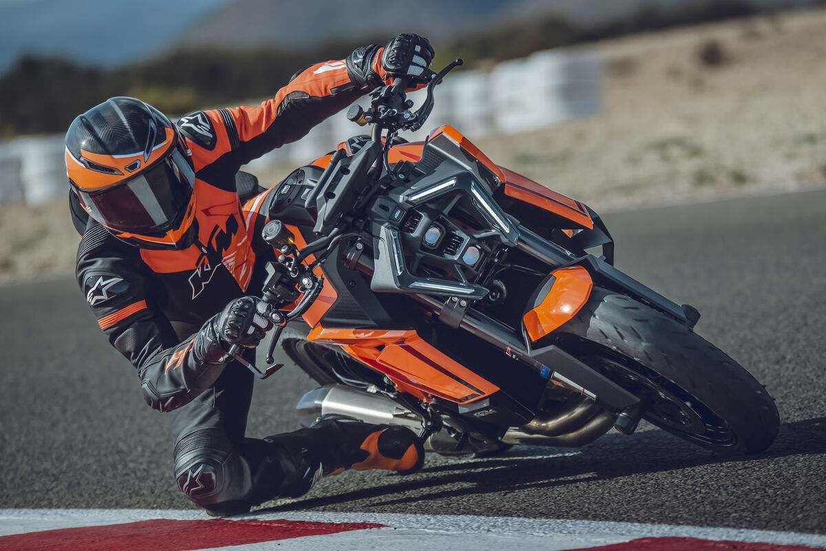KTM 1390 SUPER DUKE R EVO（オプション装着車）