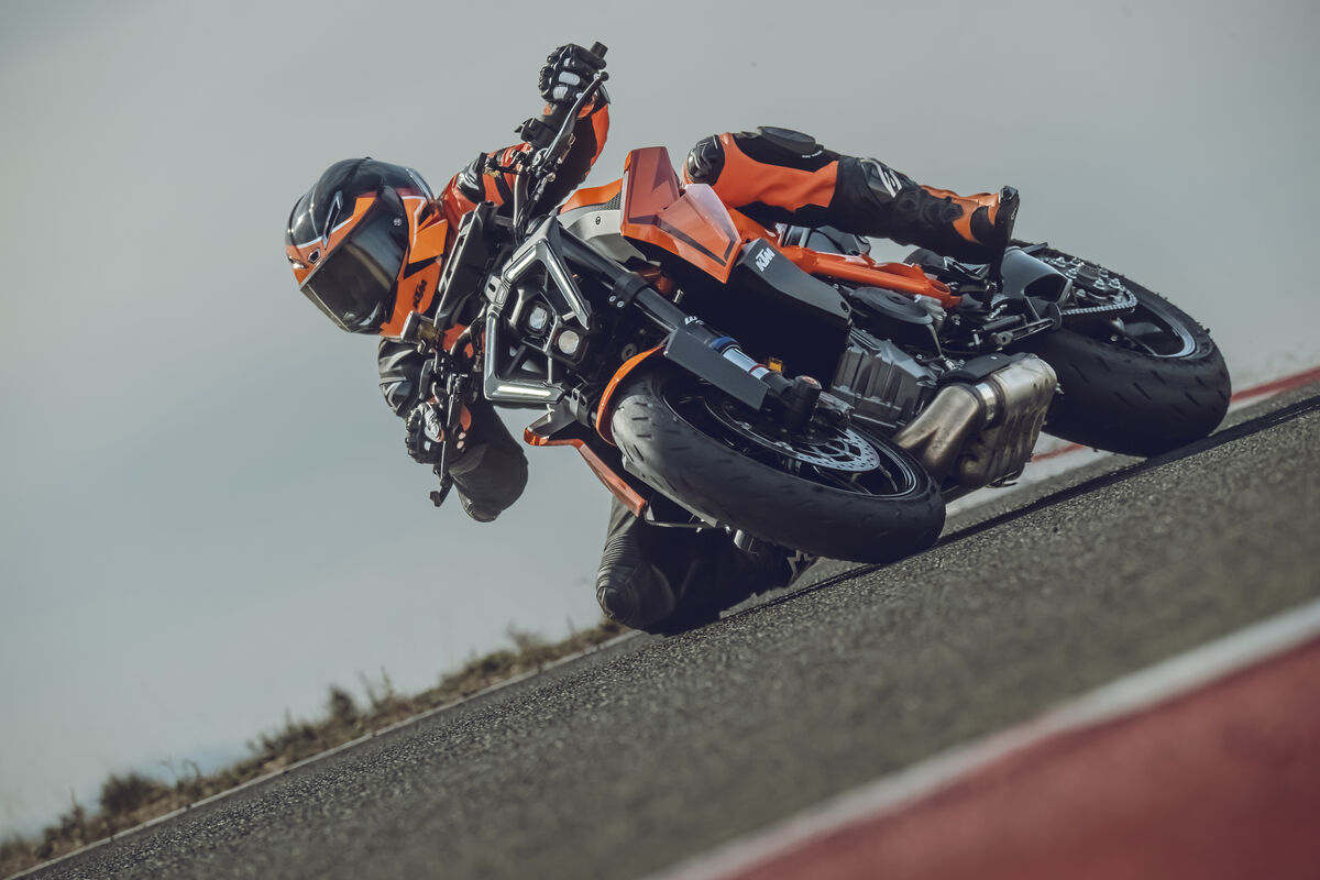 KTM 1390 SUPER DUKE R EVO（オプション装着車）