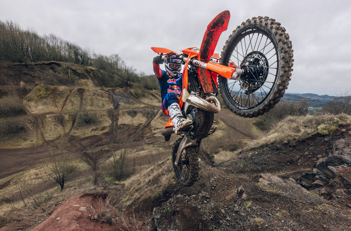 748664_MY27 KTM 300 EXC- Action_EXC Range_ACTION_EUROPE _ GLOBAL