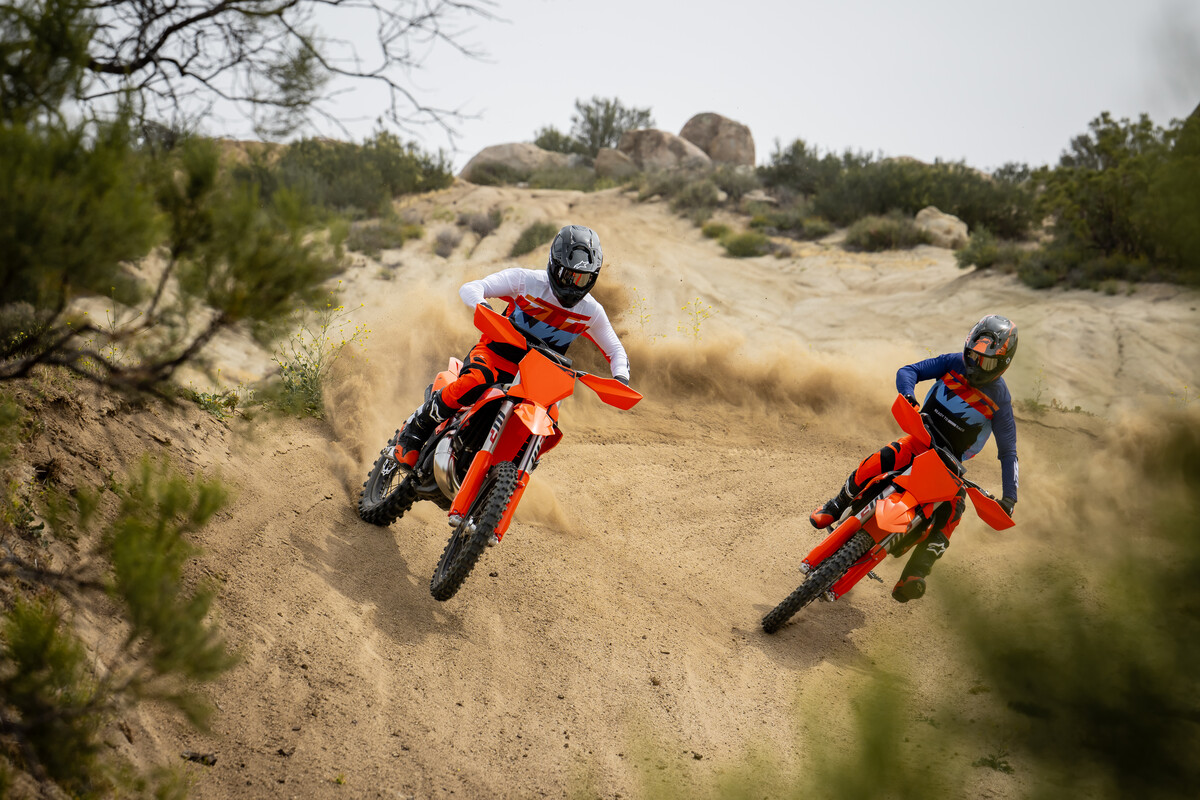 749621_2027 KTM 300 XC _ KTM 350 XC-F - Action_ACTION_ACTION