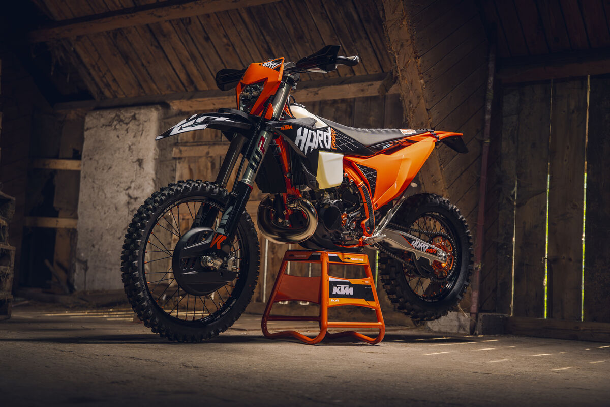 04_MY27 KTM 300 XC-W HARDENDURO Static_HARDENDURO