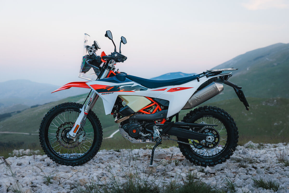 762898_MY27 KTM 690 RALLY_STATIC_CAT A