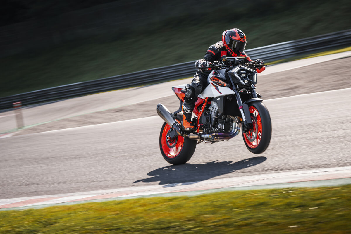 KTM 990 DUKE R（オプション装着車）