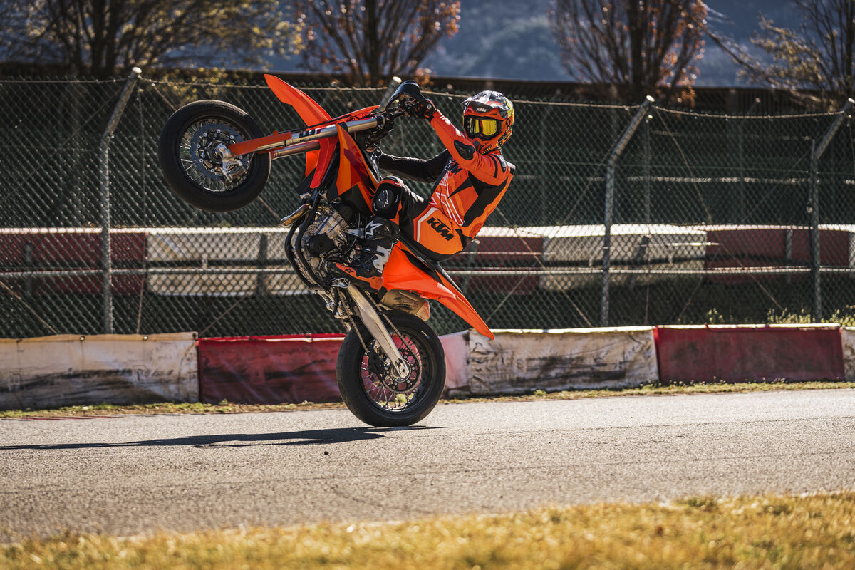 759835_MY27_KTM 450 SMR_ACTION_ACTION_ACTION