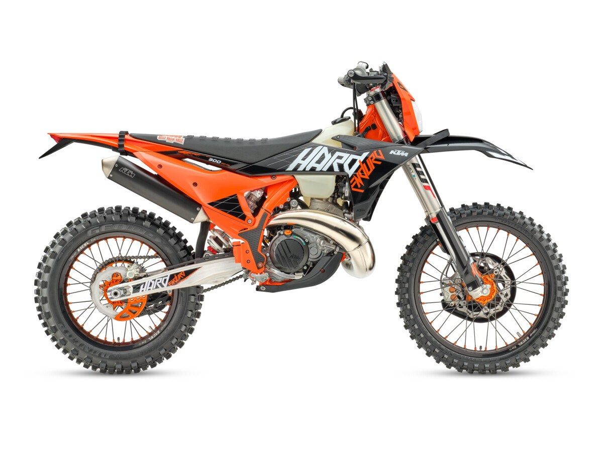 756282_MY27 KTM 300 XC-W 90_Right_HARDENDURO