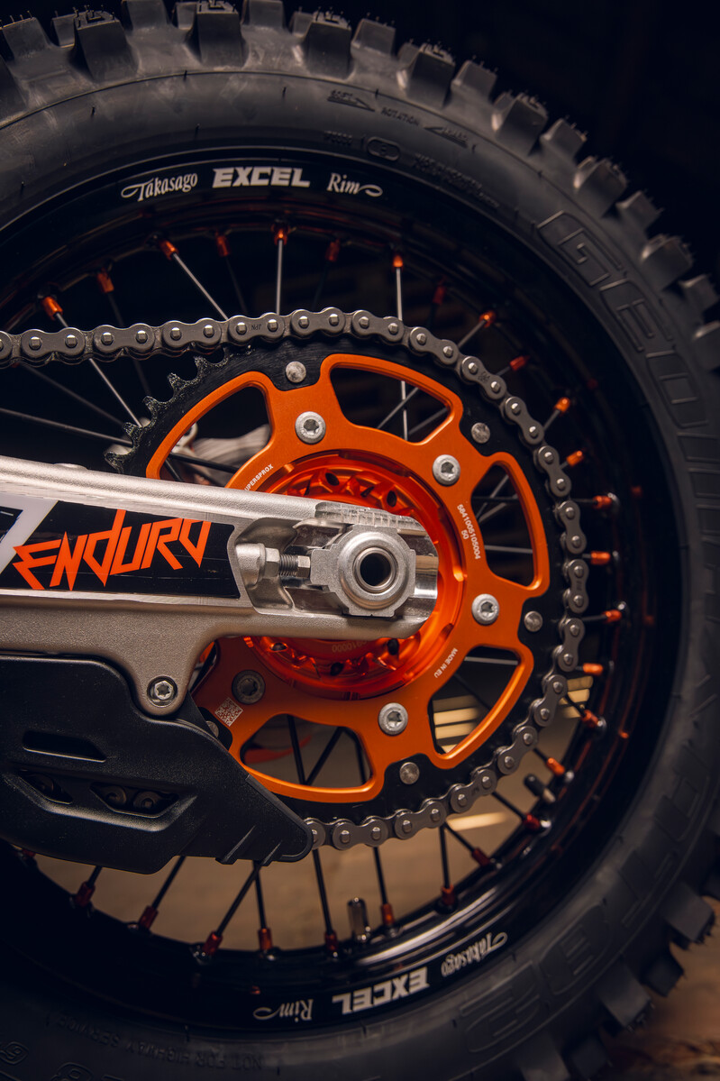 765530_MY27 KTM 300 XC-W HARDENDURO Detail_HARDENDURO_HARDENDURO_DETAILS_PARTS