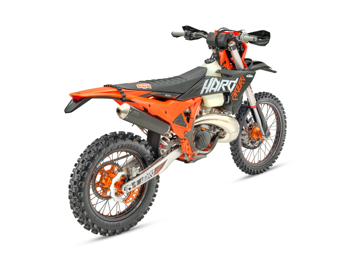 756280_MY27 KTM 300 XC-W 45_Rear_Right_HARDENDURO