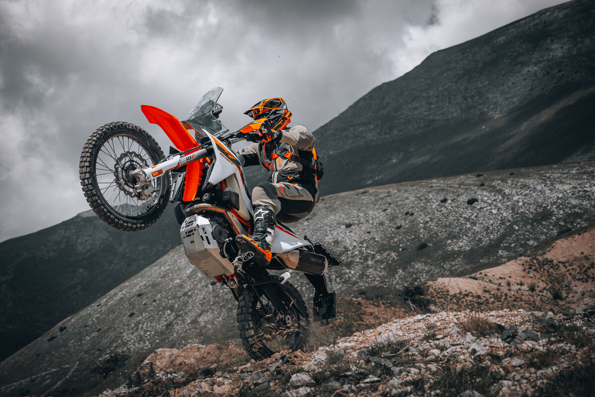 763012_MY27 KTM 690 RALLY_ACTION_CAT A