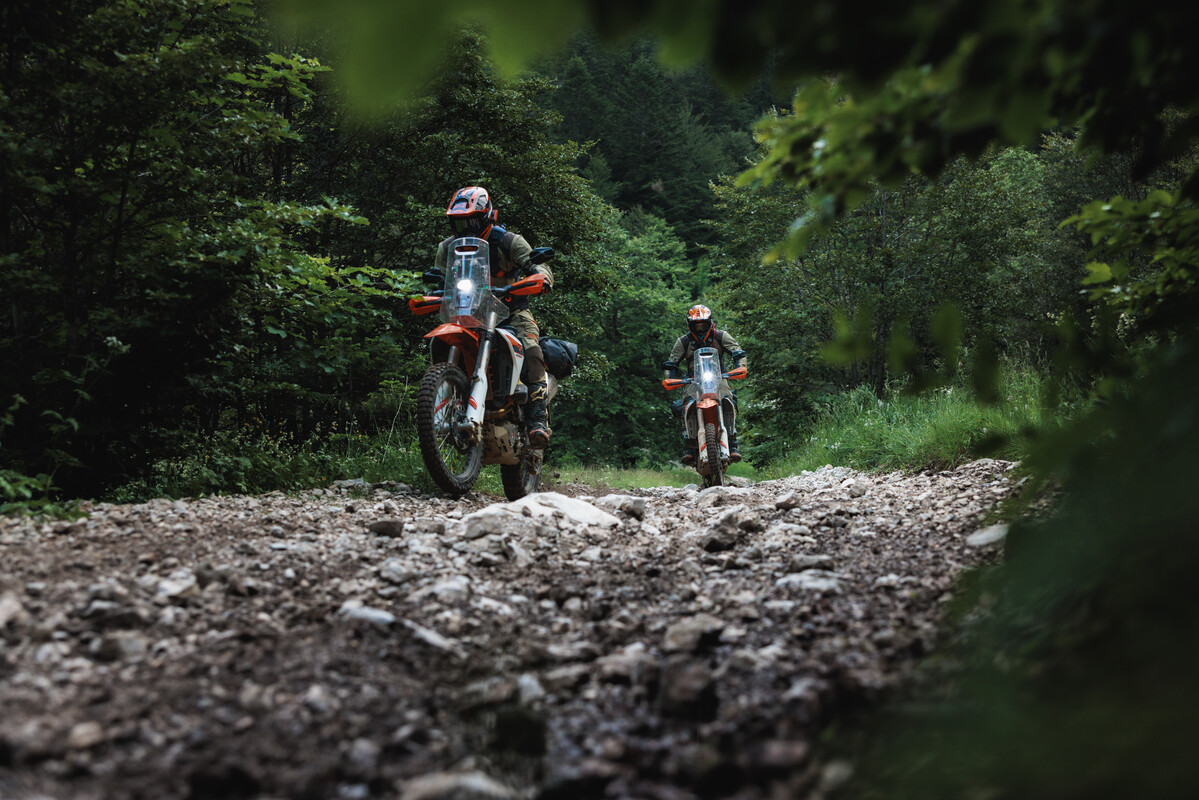 763022_MY27 KTM 690 RALLY_ACTION_CAT A