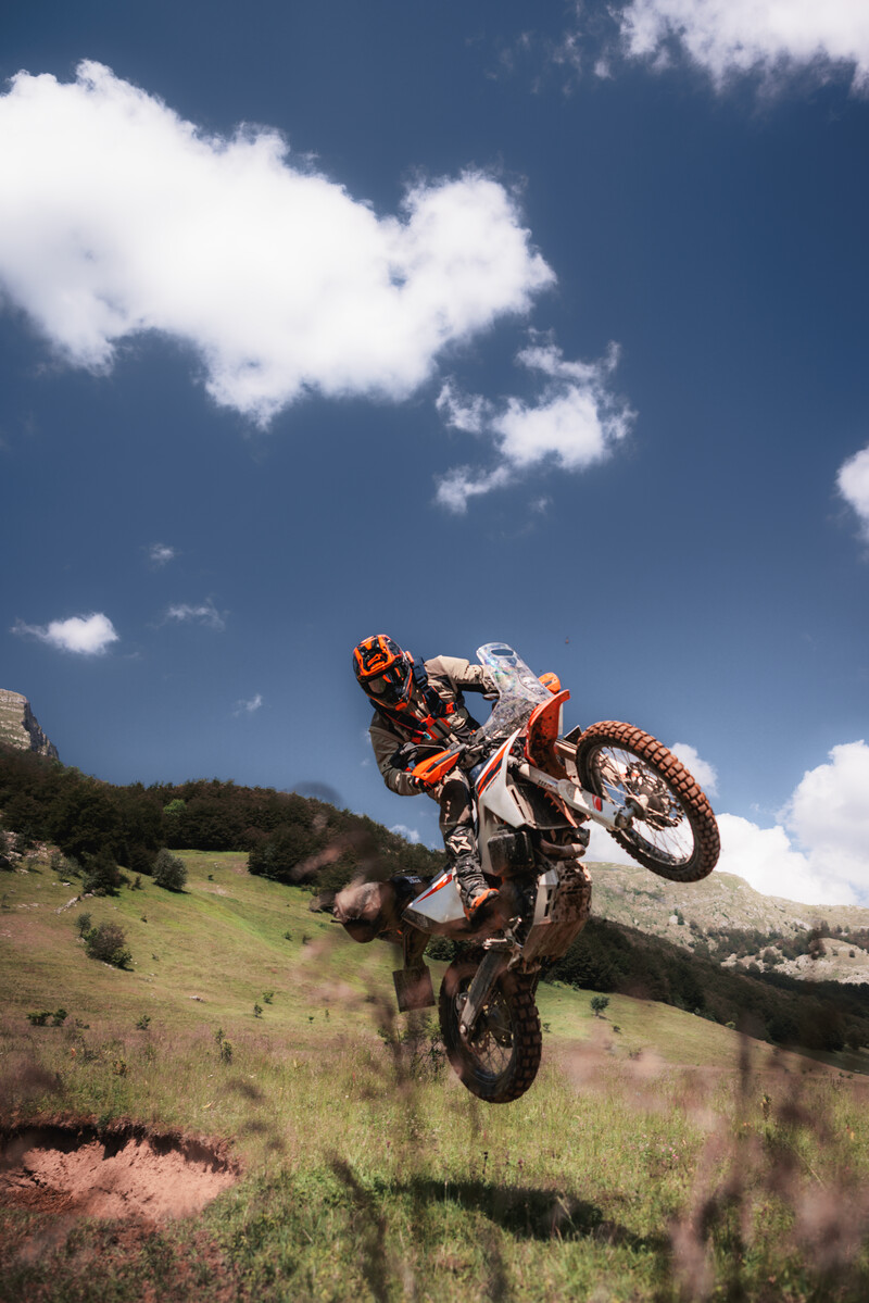 763062_MY27 KTM 690 RALLY_ACTION_CAT A