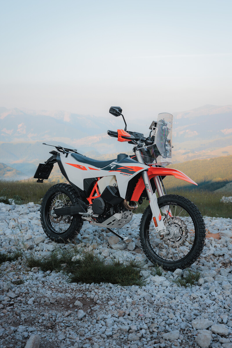 762896_MY27 KTM 690 RALLY_STATIC_CAT A
