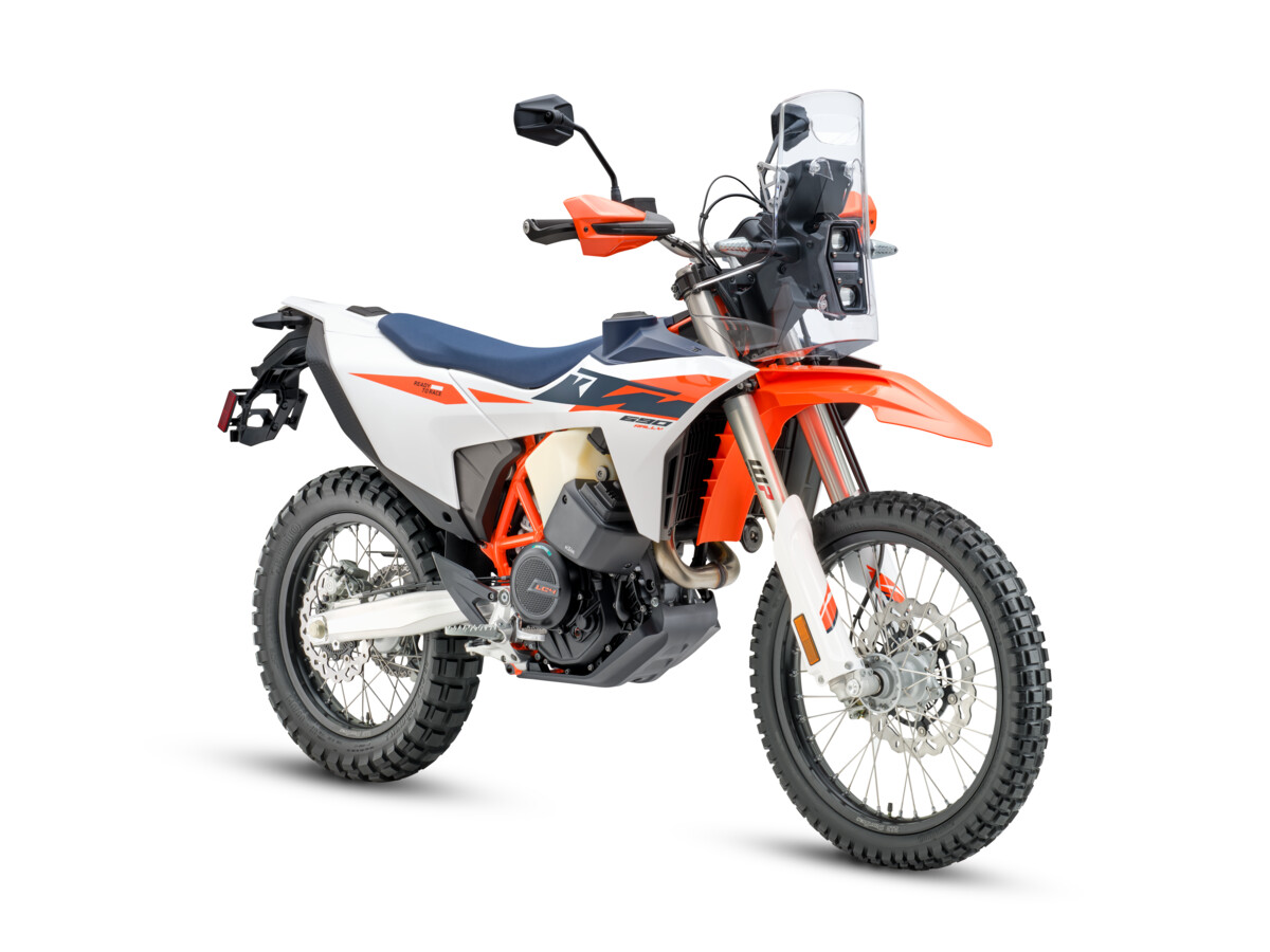 764815_2027_KTM 690 RALLY_ US_45_front_right_USA