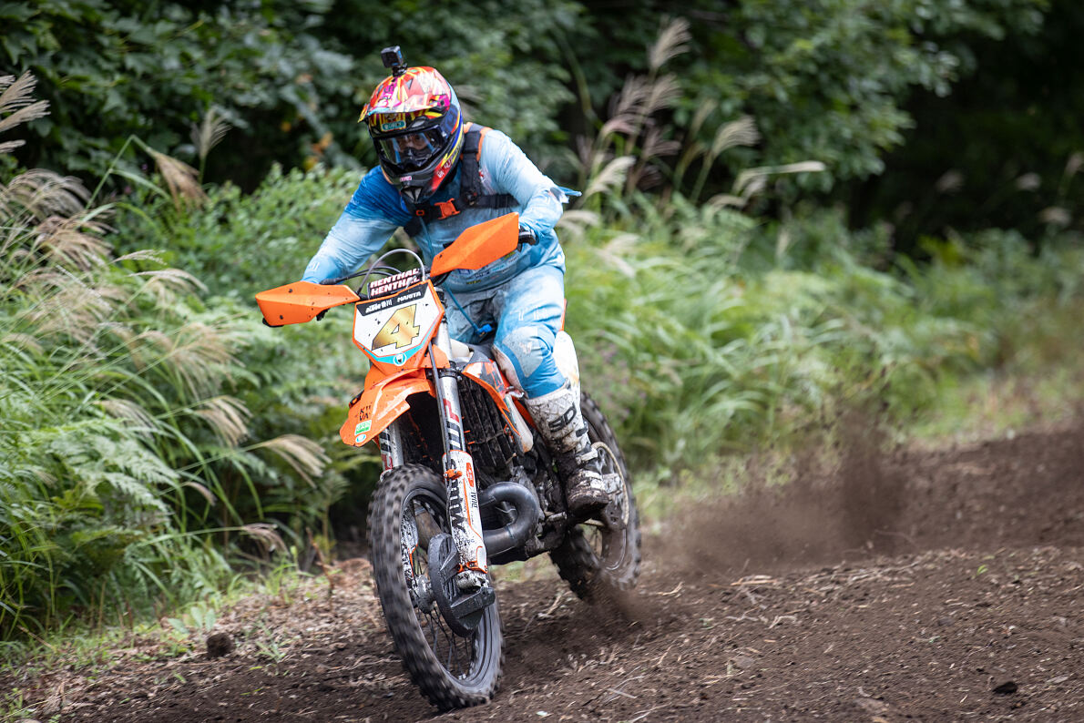 COMP-AA1クラス3位　成田 亮 ／KTM 300 XC-W