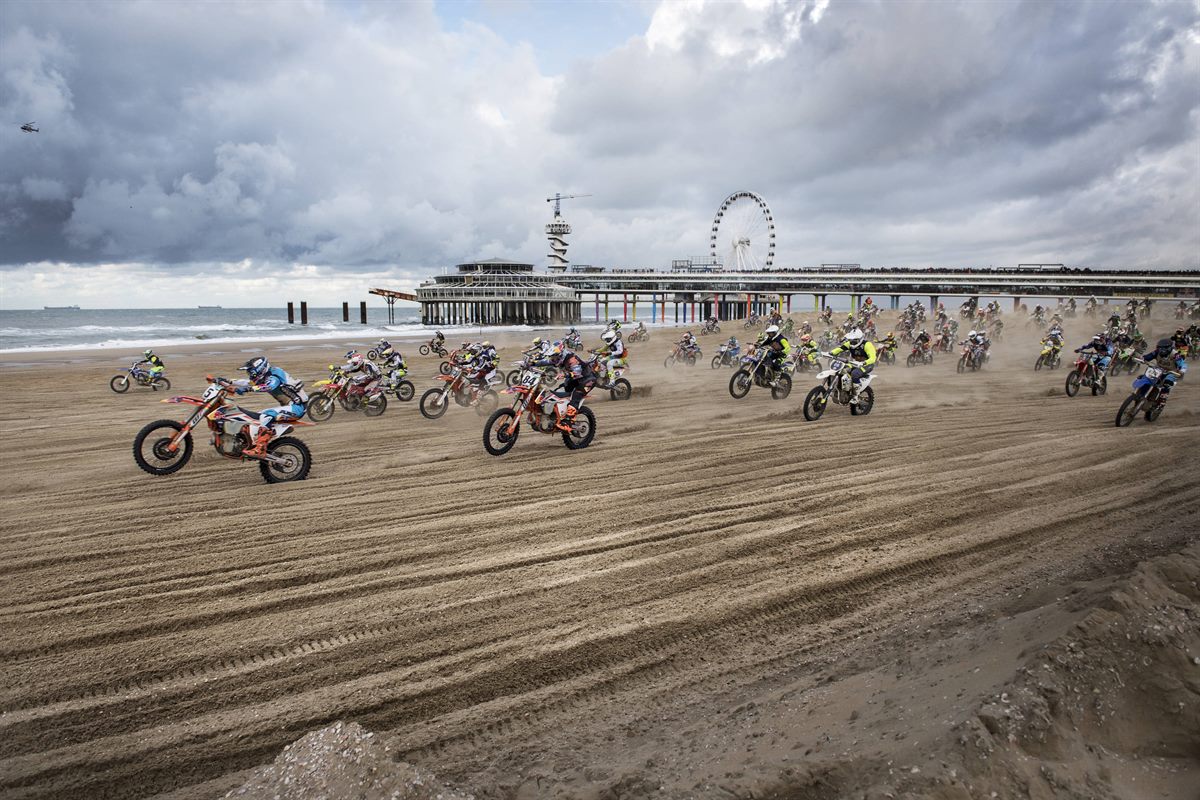 Glenn Coldenhoff & Jeffrey Herlings KTM 450 SX-F Start Red Bull Knock Out 2016