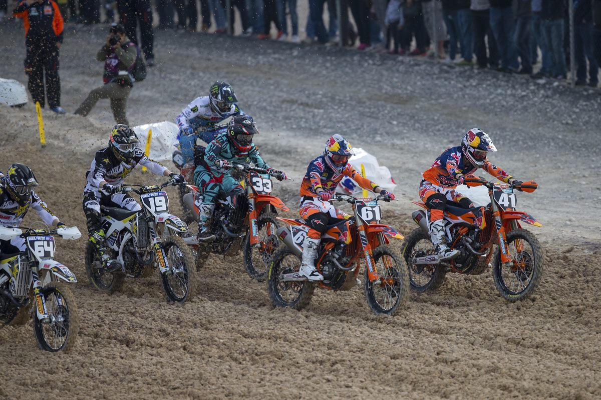 Jorge Prado & Pauls Jonass KTM 250 SX-F Start Losail 2017